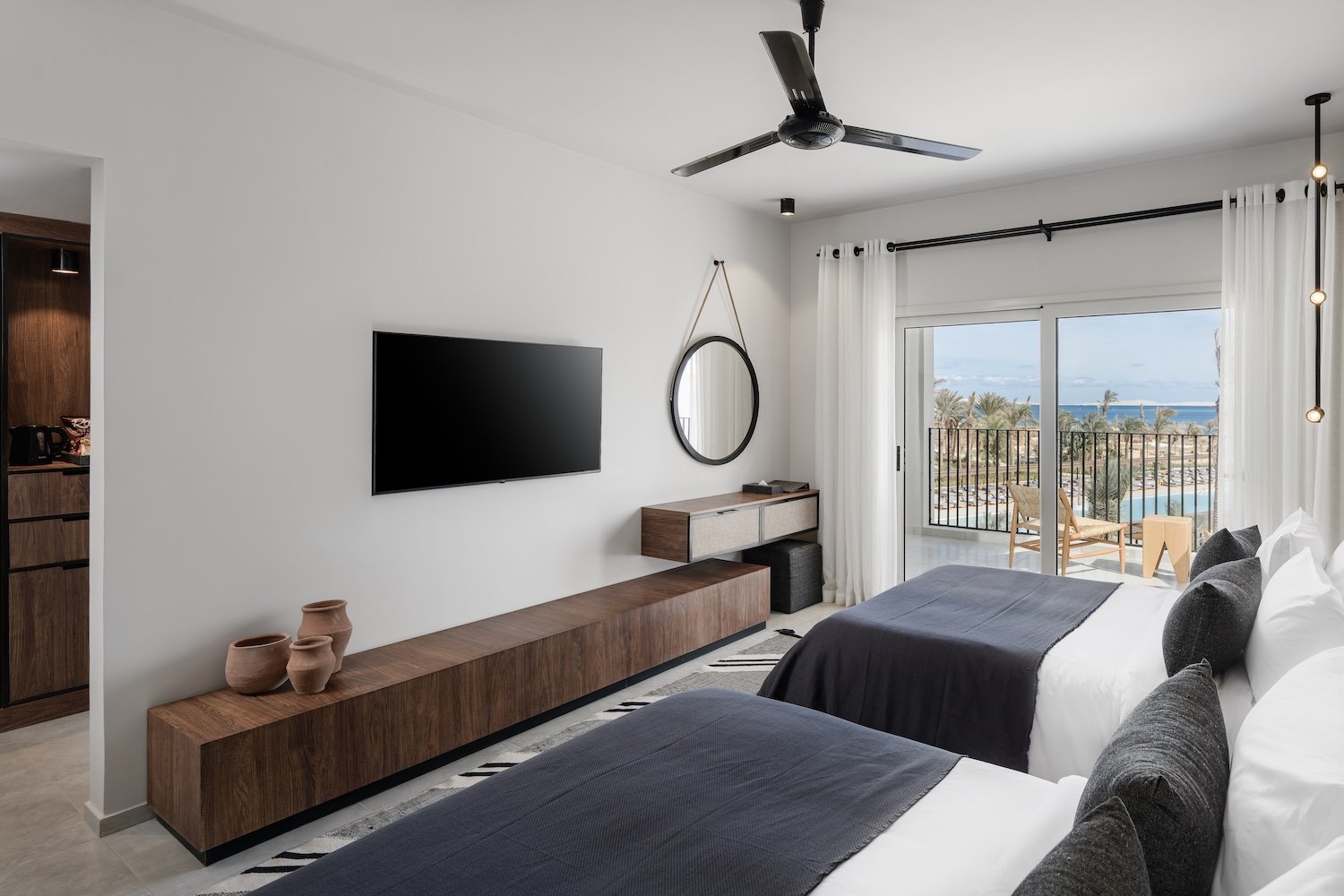 Two-Bedroom Suite, photograph 6